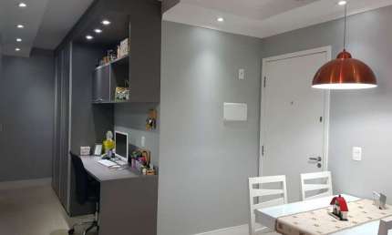 APARTAMENTO PREDIO SEMI-NOVO, COM VARANDA GOURMET A CARVÃO .