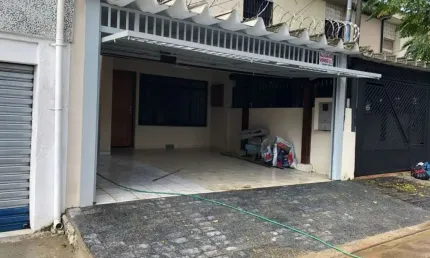 Casa com 2 quartos para alugar na Rua Cataguaz, 37, Vila Congonhas, São Paulo