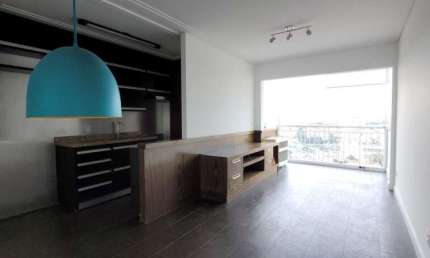 APARTAMENTO COM VILA MASCOTE DIVISA COM O BROOKLIN VELHO.