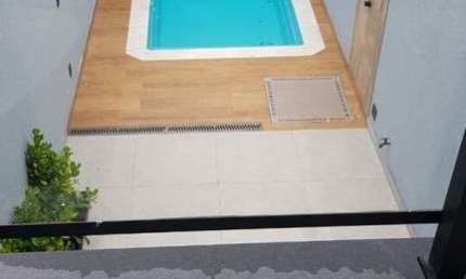 Sobrado Novo com Piscina: Conforto e Lazer Próximo à Av. Cupecê