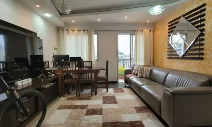 CONFORTAVEL APARTAMENTO COM DUAS VAGAS DE GARAGEM, NO MELHOR DA VILA SANTA CATARINA!