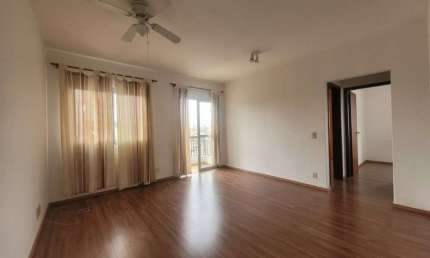 CONFORTAVEL APARTAMENTO COM DUAS VAGAS DE GARAGEM, NO MELHOR DA VILA SANTA CATARINA!