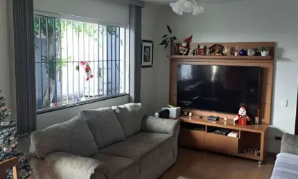 Confortável casa assobradada com fácil acesso a av, cupecê.
