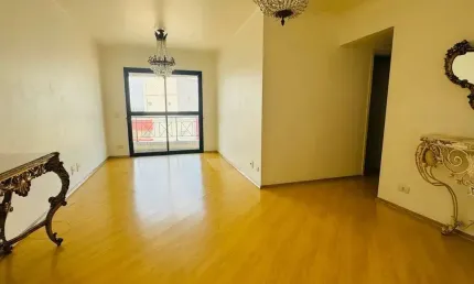 APARTAMENTO REPLETO DE  ARMÁRIOS, NO MELHOR DA VILA MASCOTE !