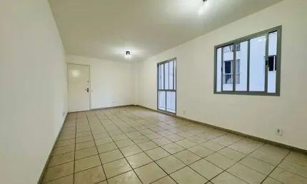 Apartamento com fino acabamento. localizado há 400 metros da av. cupecê.