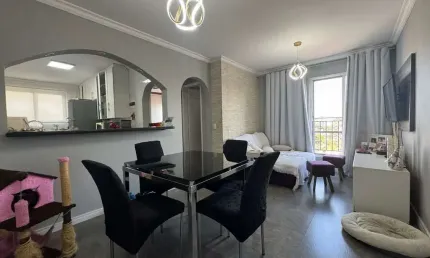 APARTAMENTO REPLETO DE ARMÁRIOS, LOCALIZADO HÁ POUCOS MINUTOS DO METRÔ JABAQUARA.