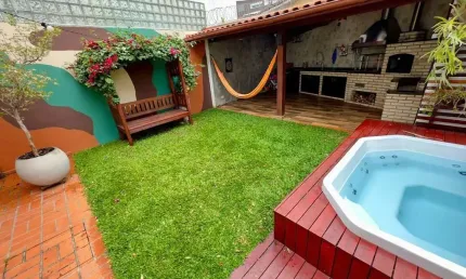 Sobrado areá gourmet e jacuzzi na região do jardim prudência!