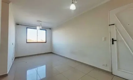 Apartamento com fino acabamento, condomínio barato no melhor da vila santa catarina.