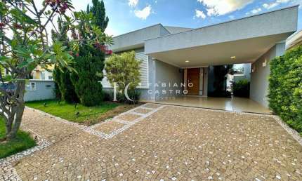 Condomínio Quinta da Mata - Linda Casa à VENDA no Condomínio Quina da Mata!!