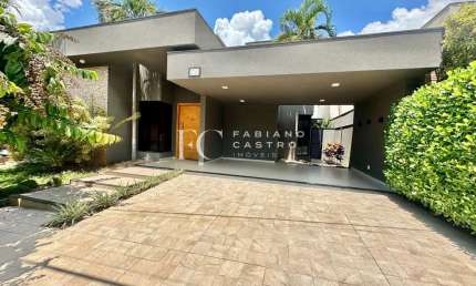 Golden Park Residence - Belíssima Casa a à VENDA no Condomínio Golden Park!!
