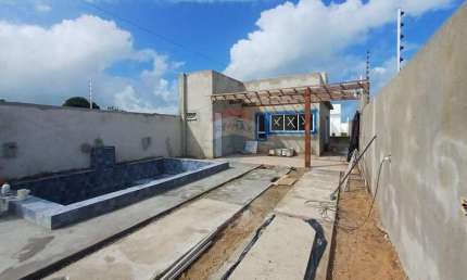 Casa com acabamento Alto Padrão à Venda em Carapibus – 500m do Mar, 2 Suítes, Piscina, Automatizada com Alexa!