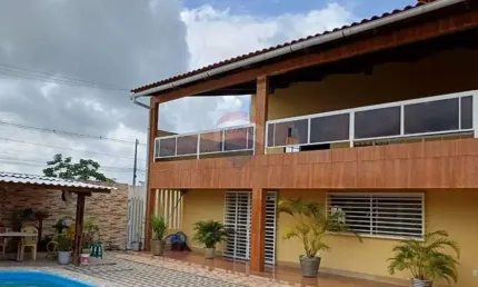 Casa Ampla com Vista Mar na Praia do Amor – 4 Quartos, 5 Banheiros, Piscina e Espaço Gourmet – Oportunidade Imperdível!