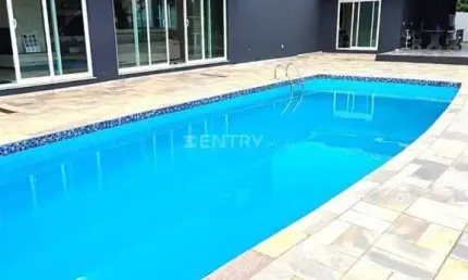 Excelente casa térrea à venda em condomínio fechado com 4 dorm. sendo 2 suítes no medeiros, jundiaí