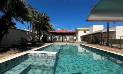 LINDA CASA TERREA  NO  CONDOMÍNIO TEREZA CRISTINA -MEDEIROS