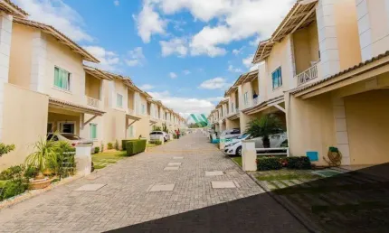 Casa com 4 dormitórios à venda, 200 m² por R$ 550.000,00 - Messejana - Fortaleza/CE