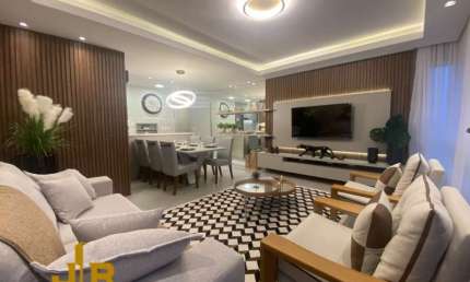 Apartamento 3 Dormitórios à venda no Bairro Centro com 100 m² de área privativa - 2 vagas de garagem