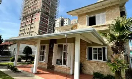 Casa 3 dormitórios à venda no bairro centro com 189 m² de área privativa - 2 vagas de garagem