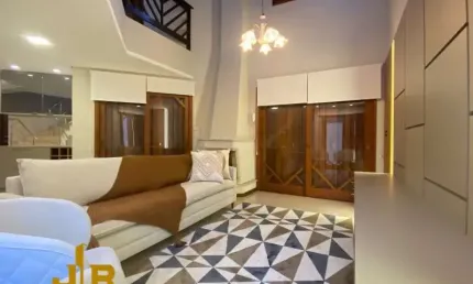 Sobrado/ duplex 3 dormitórios à venda no bairro centro com 230 m² de área privativa - 2 vagas de garagem