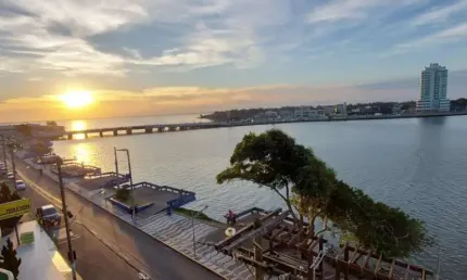Apartamento 3 Dormitórios à venda no Bairro Centro com 203 m² de área privativa - 2 vagas de garagem