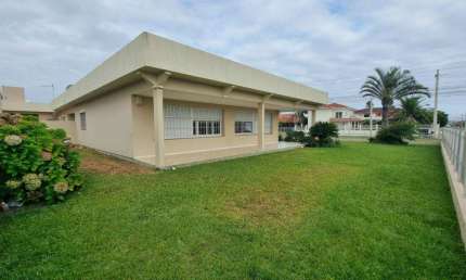 Casa 4 Dormitórios à venda no Bairro Centro com 120 m² de área privativa - 3 vagas de garagem