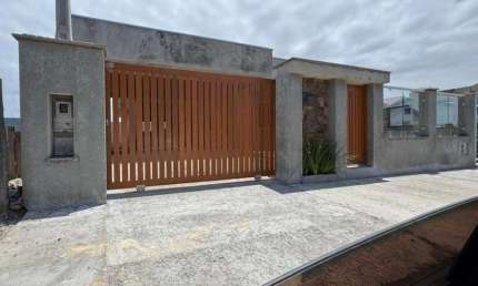 Casa 4 Dormitórios à venda no Bairro São Francisco com 120 m² de área privativa - 2 vagas de garagem