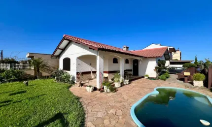 Casa 4 dormitórios à venda no bairro zona nova com 191 m² de área privativa