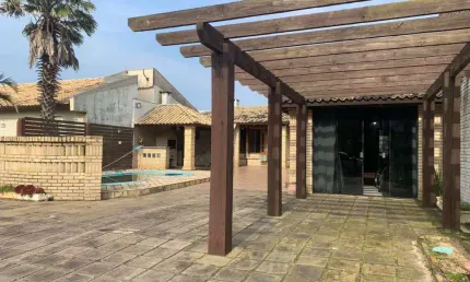 Casa 2 dormitórios à venda no bairro centro com 110 m² de área privativa