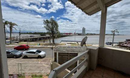 Casa 7 Dormitórios à venda no Bairro Centro com 160 m² de área privativa - 3 vagas de garagem