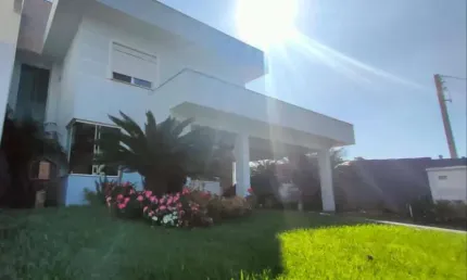 Casa 4 Dormitórios à venda no Bairro Petrobras com 150 m² de área privativa - 2 vagas de garagem