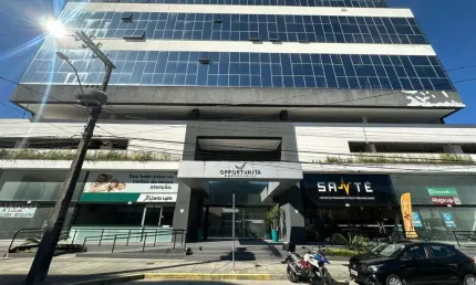 Sala comercial à venda na Rua José Brognoli, 117, Saco dos Limões, Florianópolis por R$ 330.000