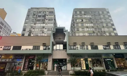 Sala comercial à venda na Rua Lauro Linhares, 2123, Trindade, Florianópolis por R$ 200.000