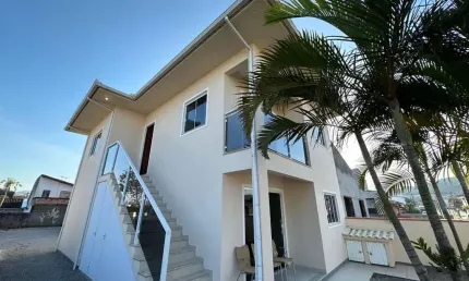 Casa com 2 quartos para alugar na Pedro Álvares Cabral, 552, Forquilhinhas, São José por R$ 2.200