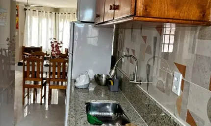 Apartamento à venda em Praia de Taperapuan, Porto Seguro: 105m², 3 suítes, ótima localização.