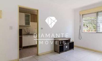 Apartamento com 1 quarto à venda na Rua Orfanotrófio, Cristal, Porto Alegre por R$ 148.000