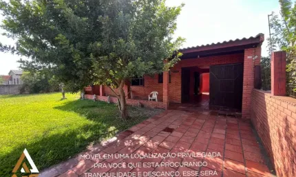 Ampla Casa a venda - ótima localização e muito espaço!