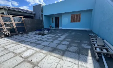 CASA NO CENTRO DE CIDREIRA, PERTO DA CONCHA ACÚSTICA