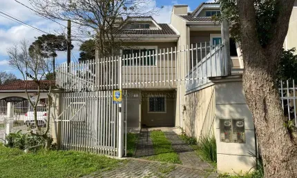 Casa com 3 quartos à venda na Rua Arthur Manoel Iwersen, Boqueirão, Curitiba por R$ 689.900