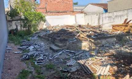 Terreno à venda na Rua Guilherme Martini, Santa Quitéria, Curitiba por R$ 365.000
