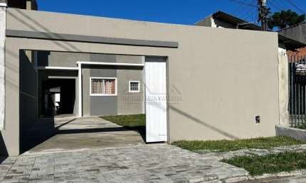 Casa com 2 quartos à venda na Rua Abdo Zeghbi, Fazendinha, Curitiba, 80 m2 por R$ 449.000