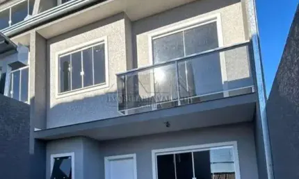 Casa com 3 quartos à venda na Rua Berta Klemtz, 97, Fazendinha, Curitiba, 127 m2 por R$ 685.000