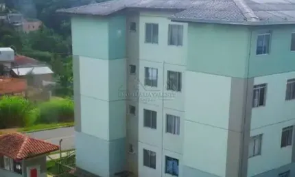 Apartamento com 2 quartos à venda na Rua Thereza Lopes Skroski, 761, Santa Cândida, Curitiba por R$ 180.000