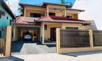 Casa com 4 quartos à venda no Boa Vista, Joinville 