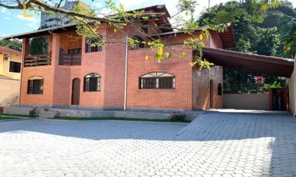 Casa com 5 dormitórios à venda, 285 m² por R$ 1.290.000,00 - Anita Garibaldi - Joinville/SC