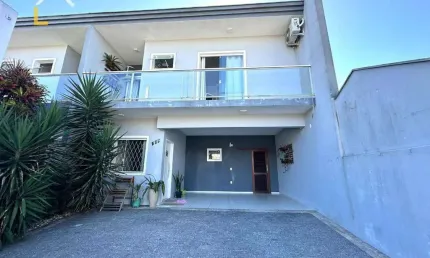 Casa à venda no Jardim Iririu em Joinville SCpor 598 mil