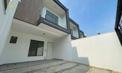 Casa com 3 dormitórios à venda, 111 m² por R$ 649.000,00 - Bom Retiro - Joinville/SC