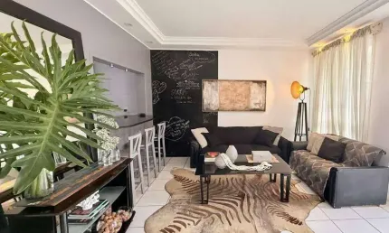 Casa de 209 m² com 3 Dormitórios, Suíte e Área de Lazer