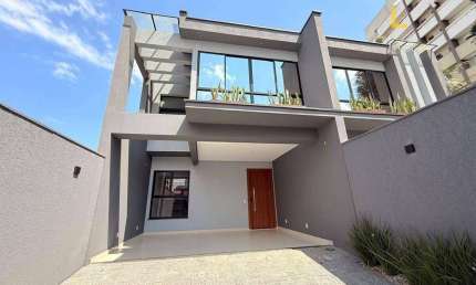 Casa com 4 dormitórios à venda, 208 m² por R$ 1.490.000,00 - América - Joinville/SC