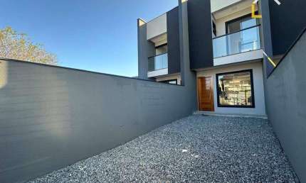 Casa com 2 dormitórios à venda, 70 m² por R$ 365.000,00 - Zona Industrial Norte - Joinville/SC