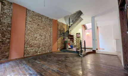 Asset Imóveis vende casa triplex com varanda e 4 quartos, 240m², por R$ 790.000 - Ingá - Niterói/RJ