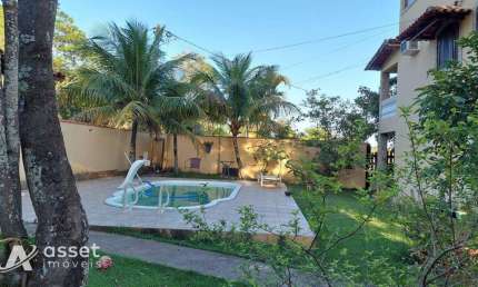 Asset Imóveis vende casa triplex com 5 quartos (2suítes), 450m², por R$ 700.000 - Jaconé (Sampaio Correia) - Saquarema/RJ